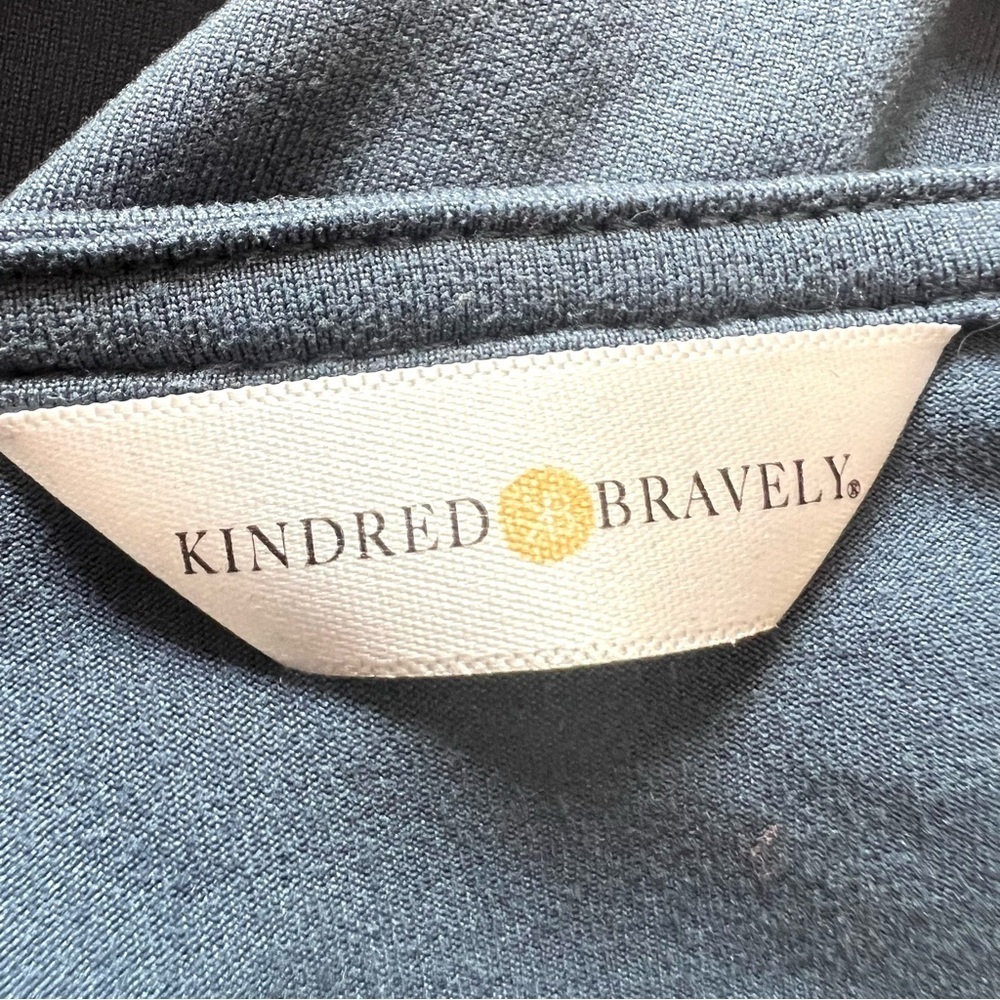 Kindred Bravely Slate Blue Maternity Post Partum Nursing Pullover Top Medium - Picture 7 of 8